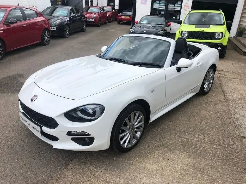 Used Fiat 124 Spider Lusso Plus 140 HP (102 kW) 2017 White Cabriolet
