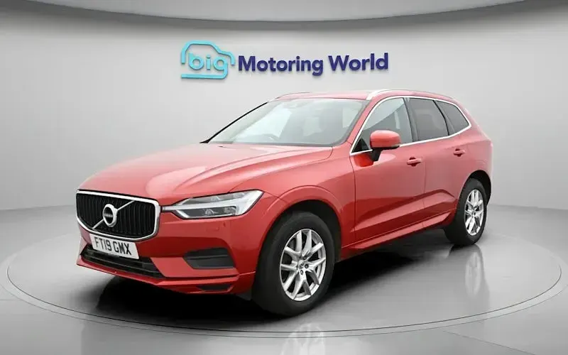 Begagnad Volvo XC60 Momentum 250 HK (183 kW) 2019 Röd SUV