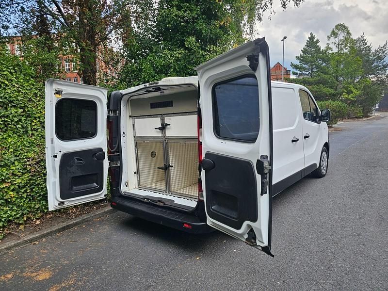 White Used 2015 Vauxhall Vivaro Van | £7,995 - Image 1/4