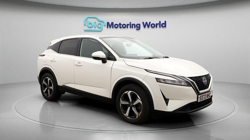 Used 2022 Nissan Qashqai N-Connecta SUV | £20,068 (Fair price) - Image 1/4