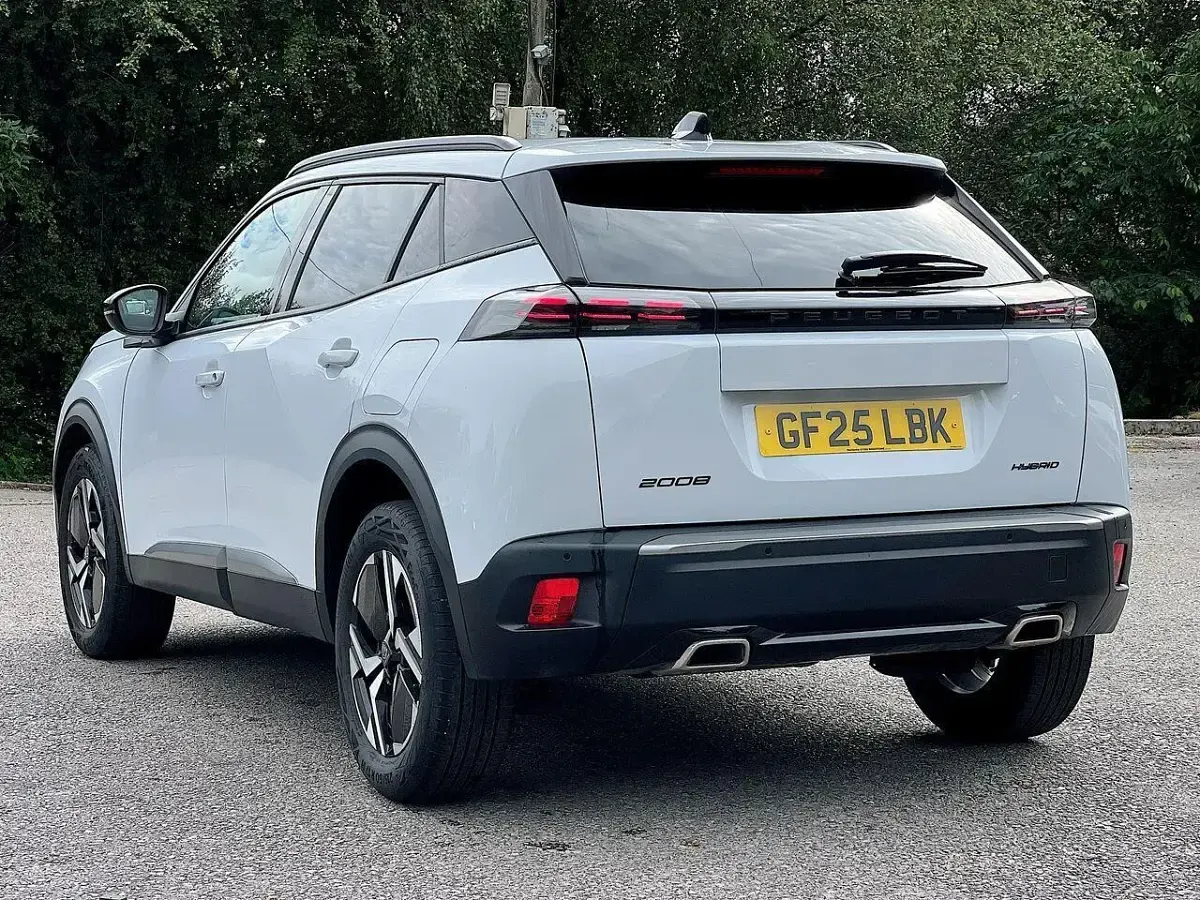 Used Peugeot 2008 Allure 134 HP (98 kW) 2025 White SUV