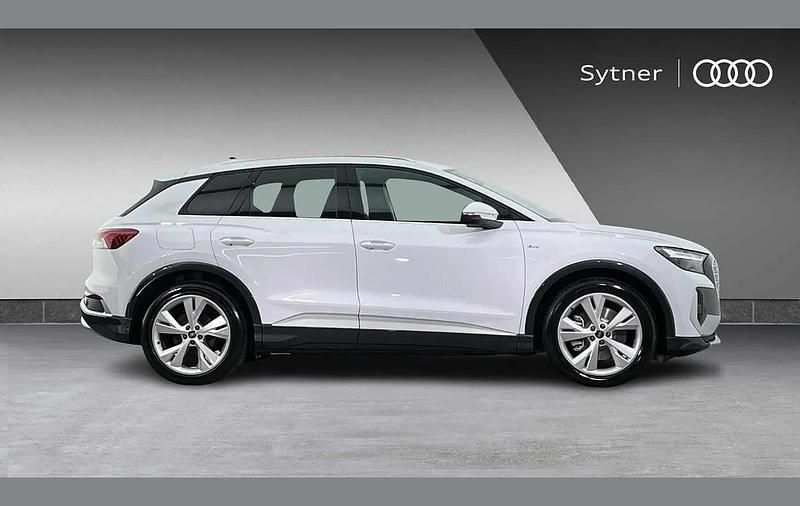 New Audi Q4 e-tron S-Line 150 kW (204 HP) 2026 White SUV