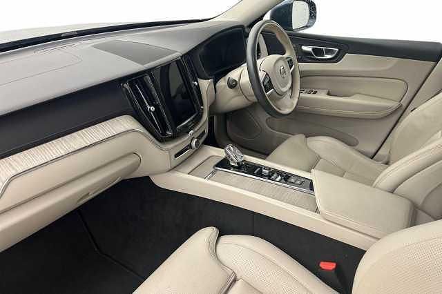 Used Volvo XC60 Inscription 194 HP (142 kW) 2021 Blue SUV