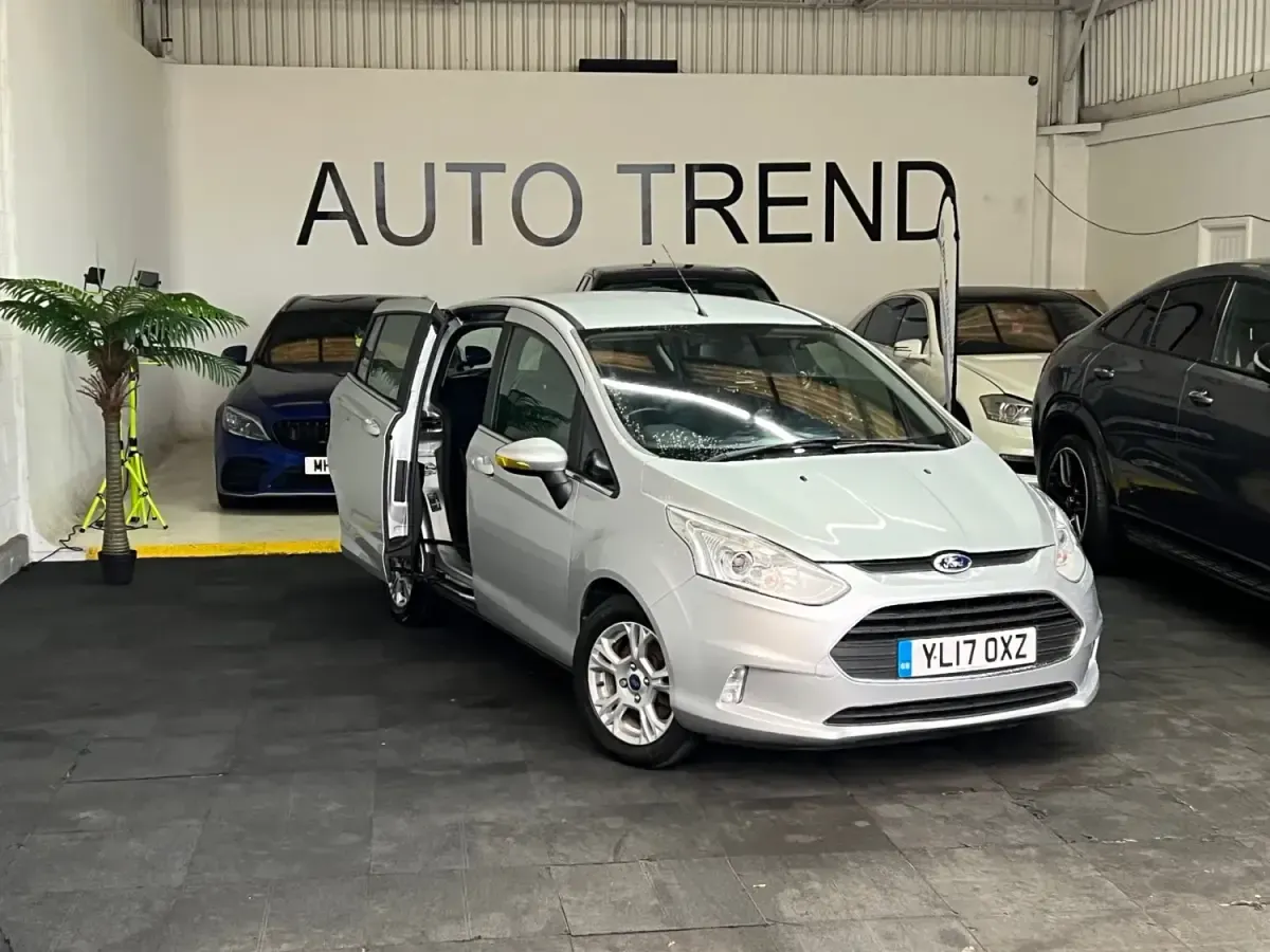 Begagnad Ford B-MAX Zetec 88 HK (64 kW) 2017 Silver Minibuss