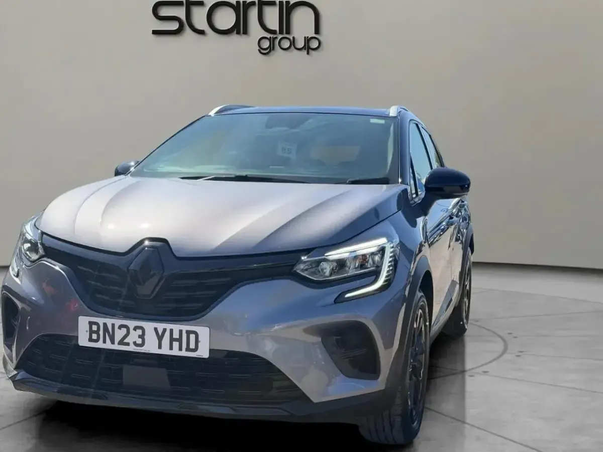 Usado Renault Captur Rive Gauche 89 HP (65 kW) 2023 Cinzento SUV