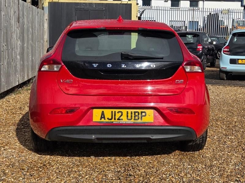 Used Volvo V40 SE 115 HP (84 kW) 2012 Red Hatchback