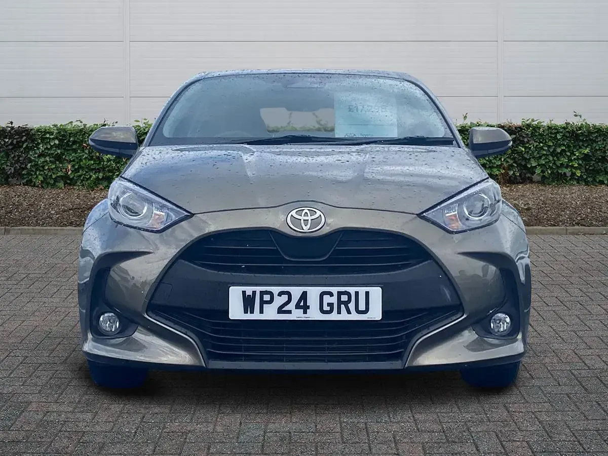 Used Toyota Yaris 116 HP (85 kW) 2024 Titan bronze Hatchback