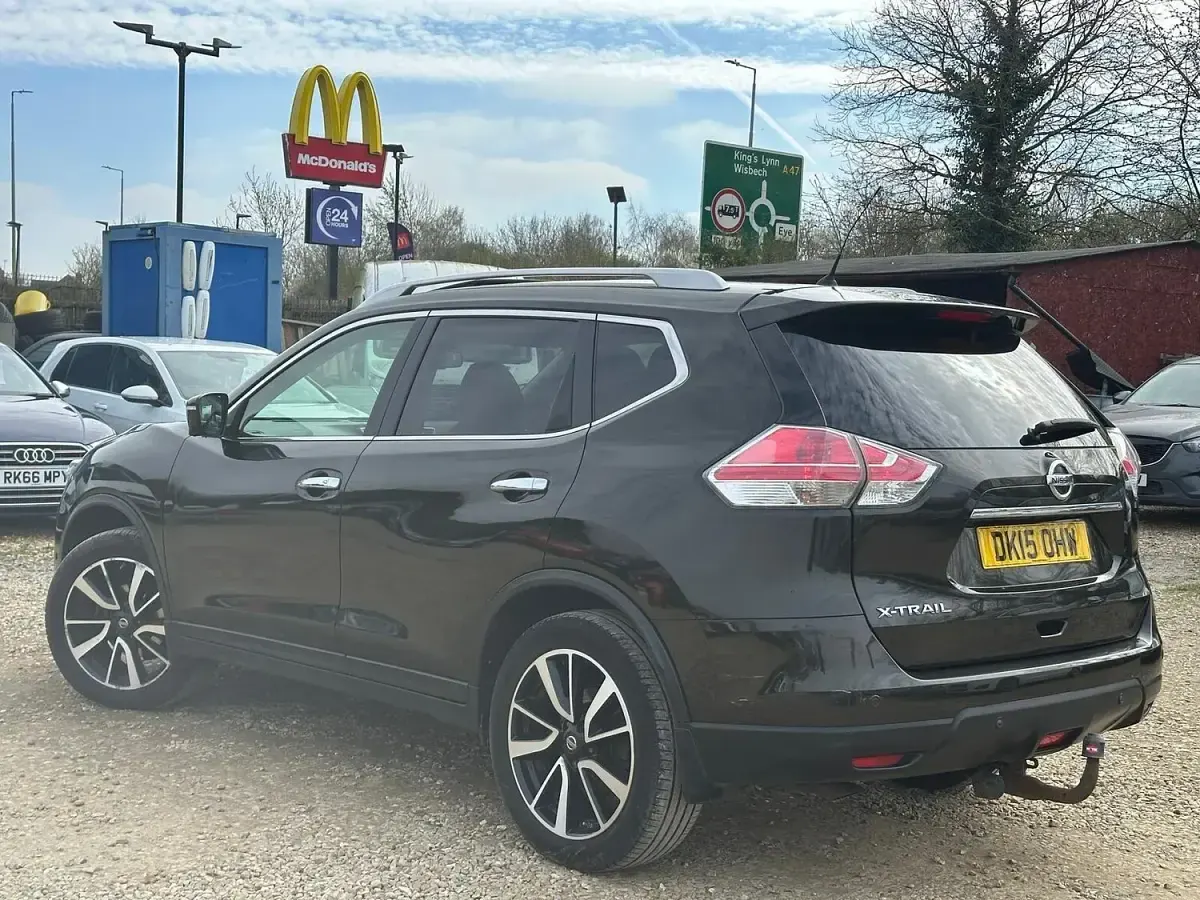 Used Nissan X-Trail Tekna 130 HP (95 kW) 2015 Green SUV