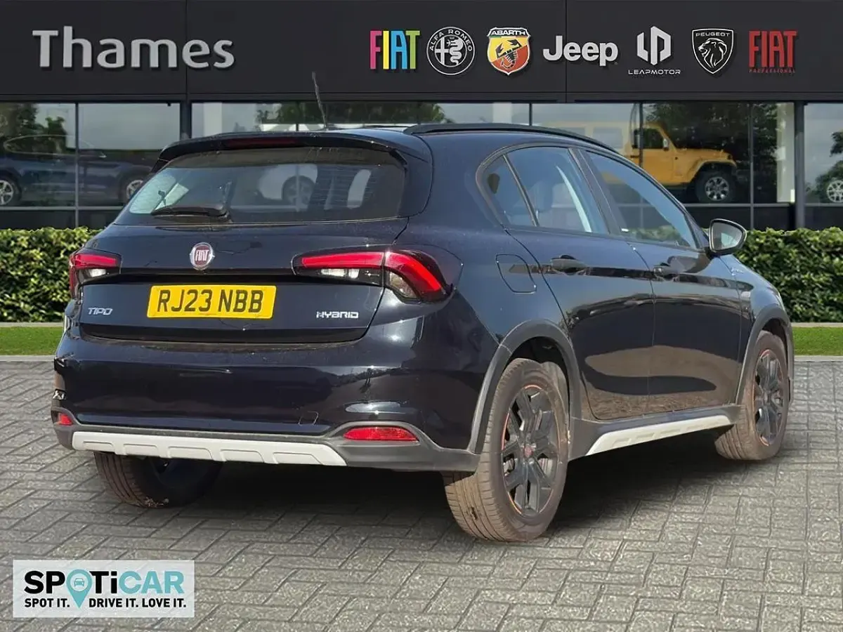 Used Fiat Tipo Garmin 128 HP (94 kW) 2023 Black Hatchback