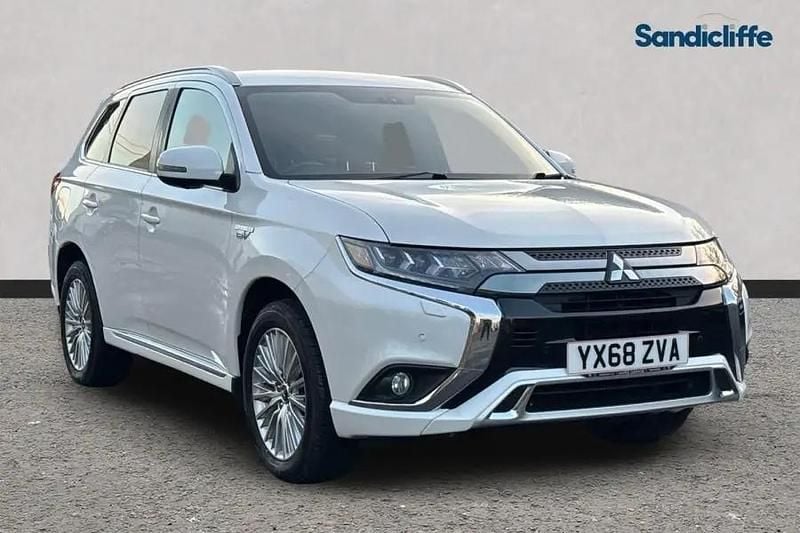White Used 2018 Mitsubishi Outlander SUV | £13,358 (Fair price) - Image 1/4