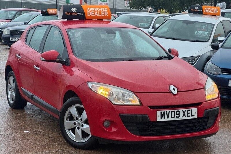 Red Used 2009 Renault Mégane III Dynamique Hatchback | £1,975 (Good price) - Image 1/1