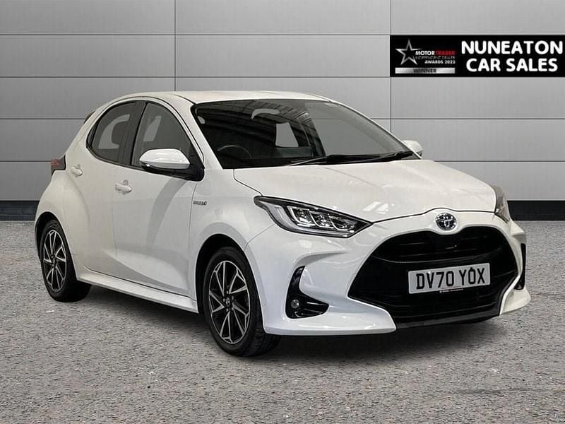 White Used 2020 Toyota Yaris Hybrid Design Hatchback | £14,000 (Fair price) - Image 1/4
