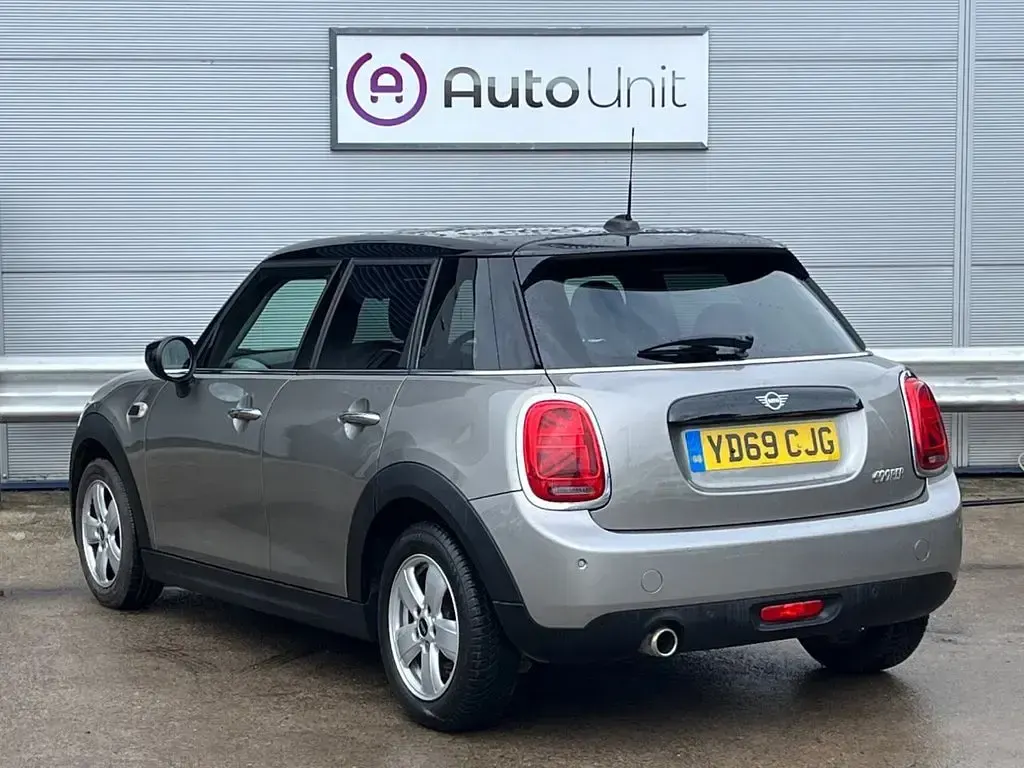 Used Mini Cooper Classic 136 HP (100 kW) 2020 Silver Hatchback