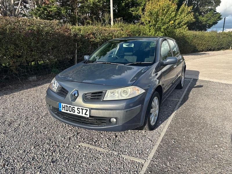 Grey Used 2006 Renault Mégane II Dynamique Hatchback | £1,695 (A bit pricey) - Image 1/4