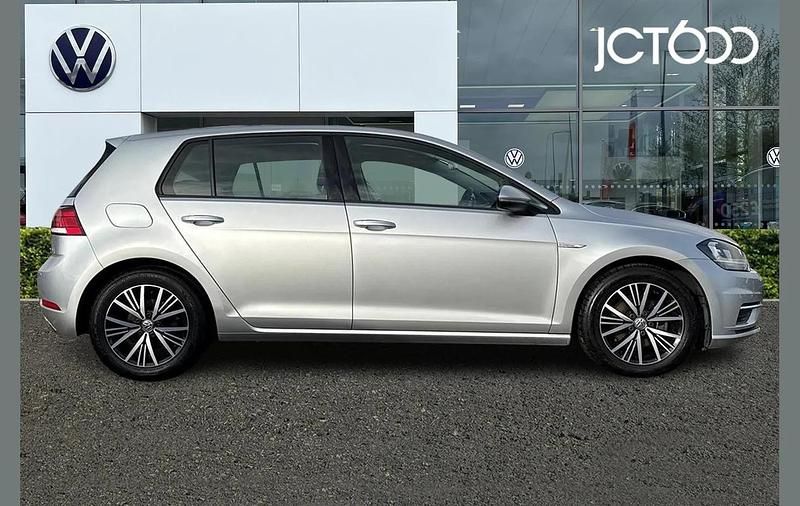 Used VW Golf VII SE 130 HP (95 kW) 2019 Silver Hatchback