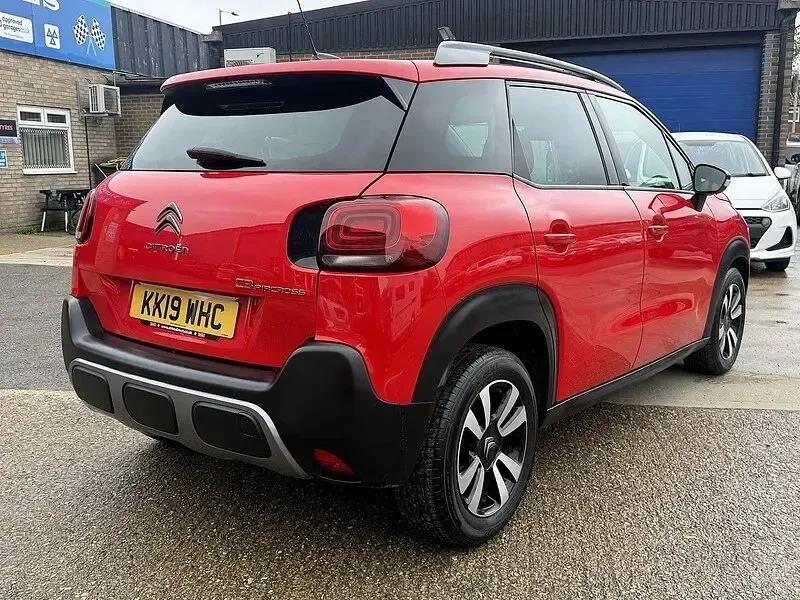 Used Citroën C3 Aircross Feel 102 HP (75 kW) 2019 Red SUV