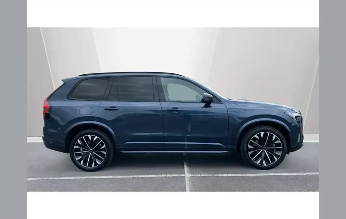 Used Volvo XC90 Ultra 455 HP (334 kW) 2025 Blue SUV