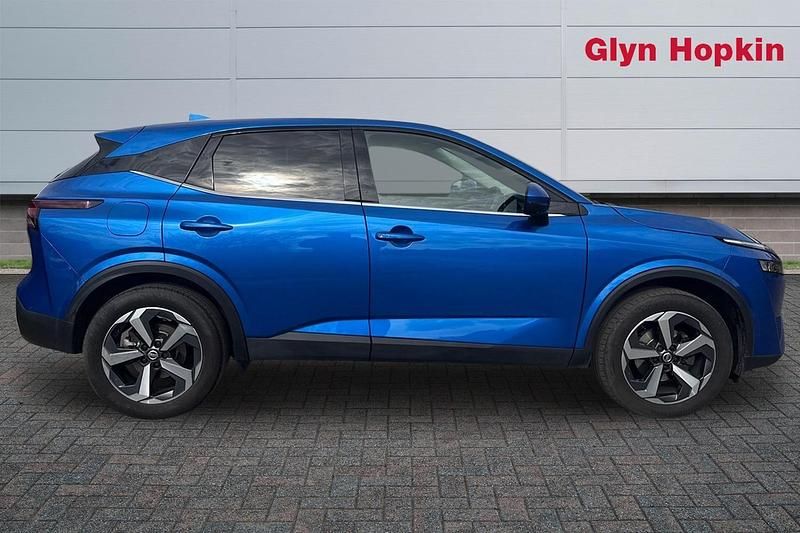 Used Nissan Qashqai N-Connecta 140 HP (102 kW) 2022 Blue SUV