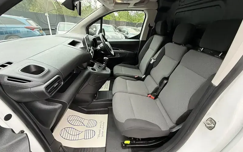 Used Citroën Berlingo PureTech 110 HP (80 kW) 2020 White MPV