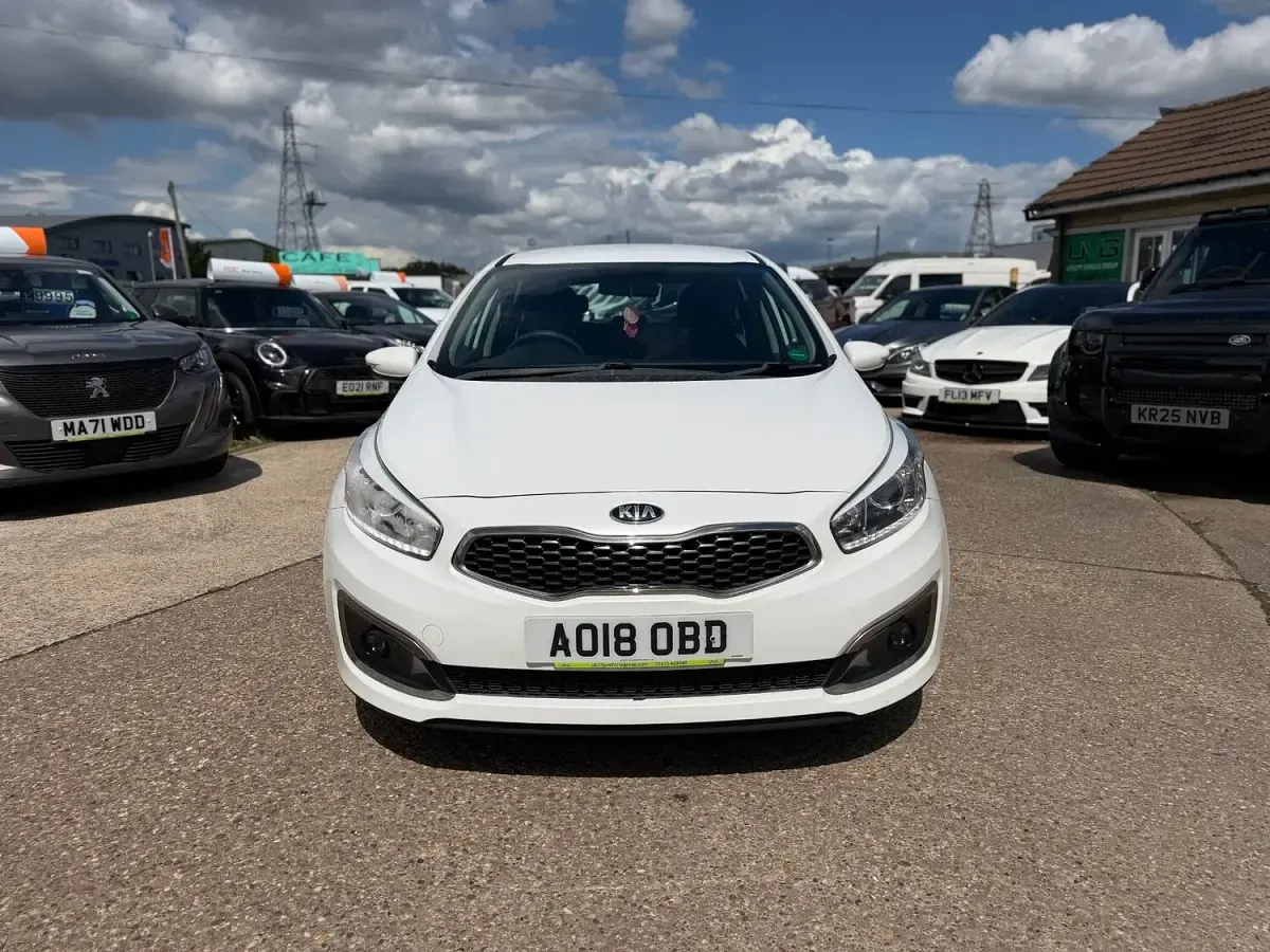 Käytetty Kia Ceed 136 HP (100 kW) 2018 Valkoinen Viistoperä
