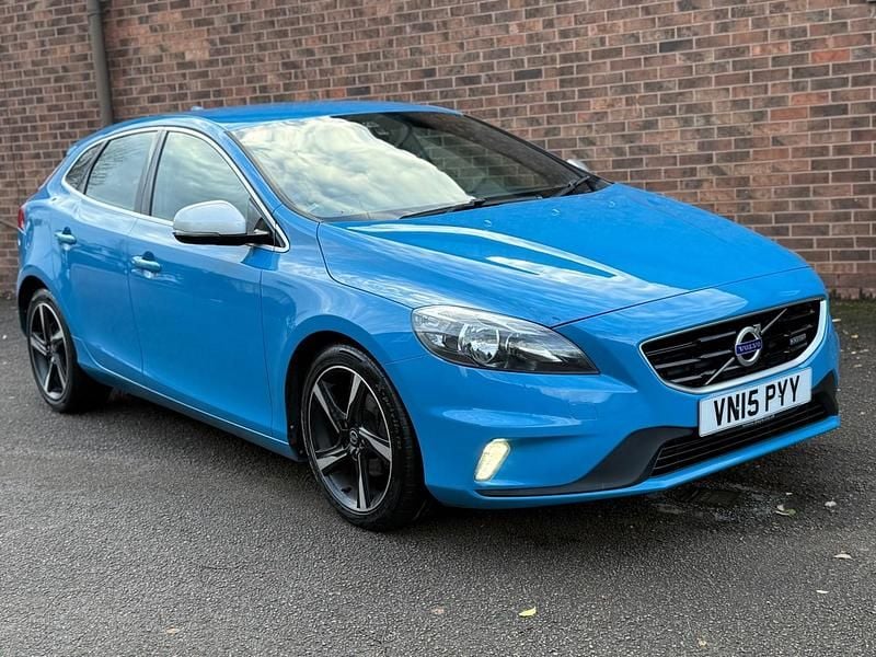 Used Volvo V40 R-Design 115 HP (84 kW) 2014 Blue Hatchback