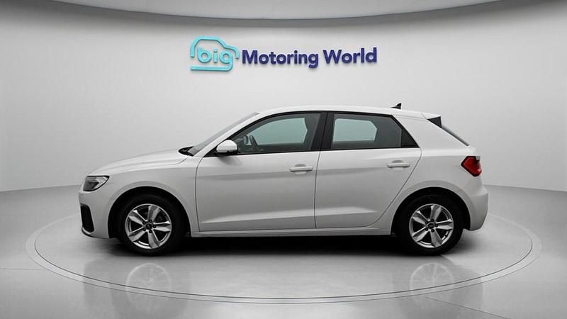 Used Audi A1 Sportback 95 HP (69 kW) 2021 White Hatchback