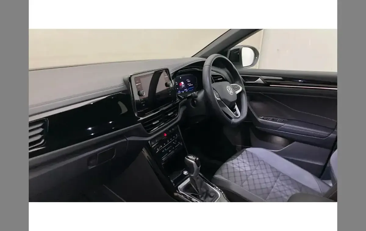 Used VW T-Roc R-line 150 HP (110 kW) 2024 White SUV