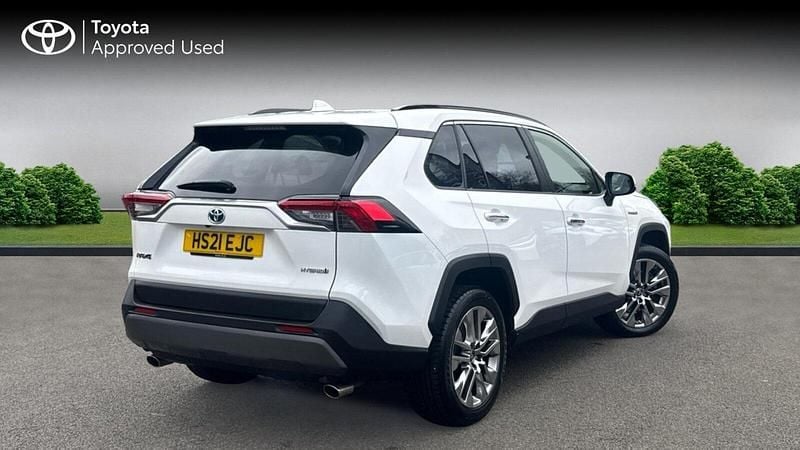 Used Toyota RAV4 Hybrid 218 HP (160 kW) 2021 Pure white SUV