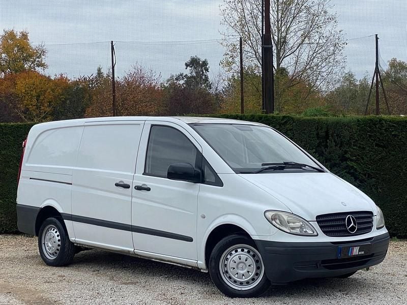 White Used 2010 Mercedes Vito MPV | £4,495 (Fair price) - Image 1/4
