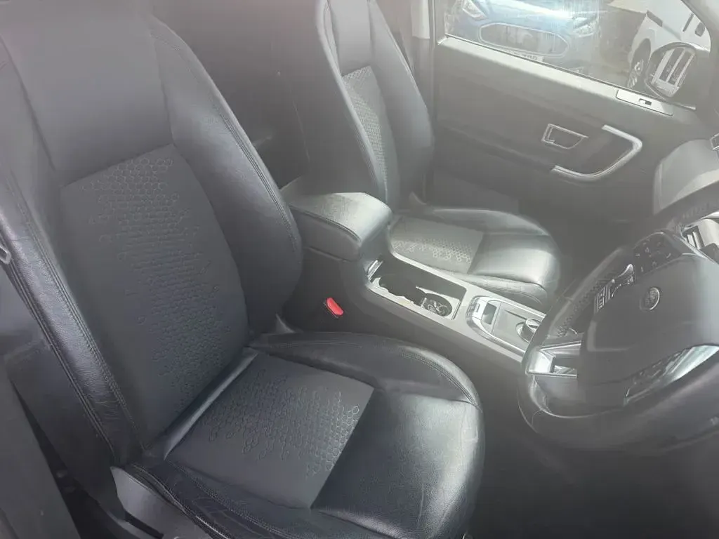 Used Land Rover Discovery Sport SE 180 HP (132 kW) 2017 Grey SUV