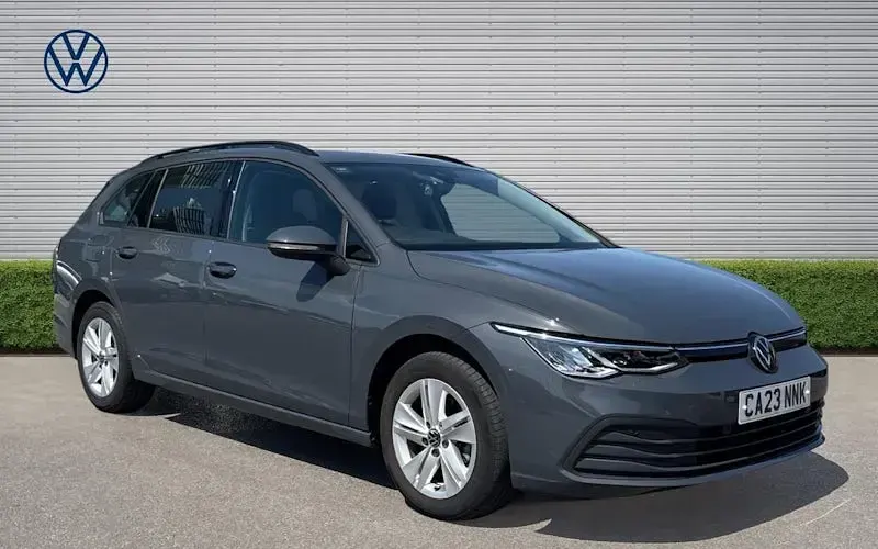 Used VW Golf VIII Life 110 HP (80 kW) 2023 Estate