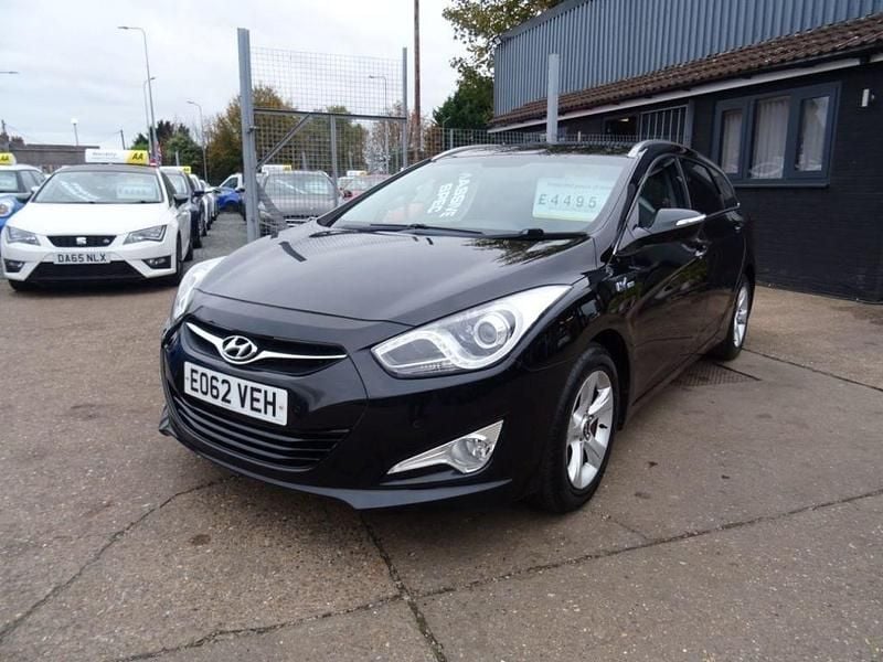 Black Used 2012 Hyundai i40 Style Estate | £4,495 (Fair price) - Image 1/4