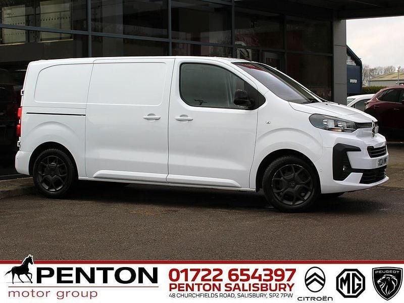 Begagnad Citroën Dispatch 145 HK (106 kW) 2024 Vit Minibuss