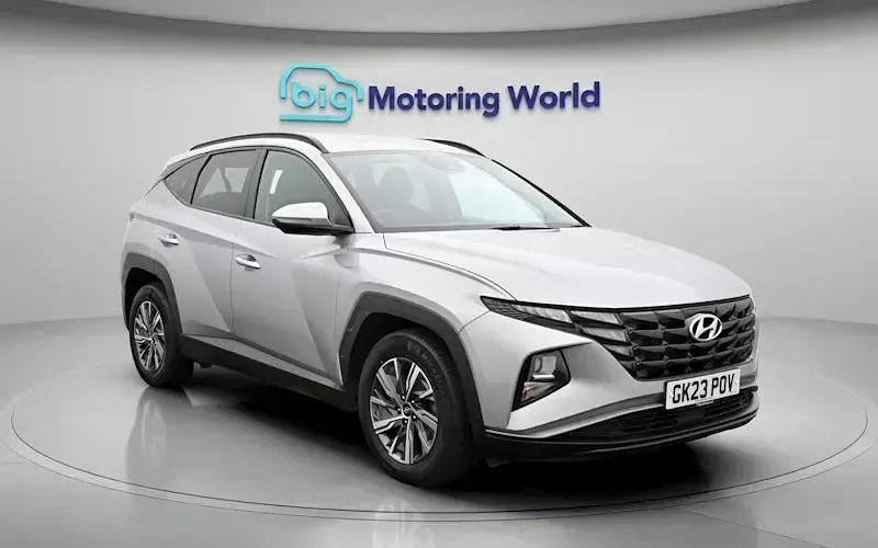 Usado Hyundai Tucson SE 180 HP (132 kW) 2023 Prateado SUV