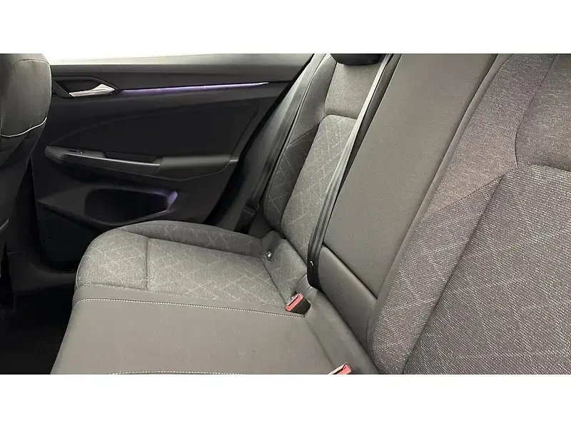 Usado VW Golf VIII Life 130 CV (95 kW) 2022 Gris Utilitario