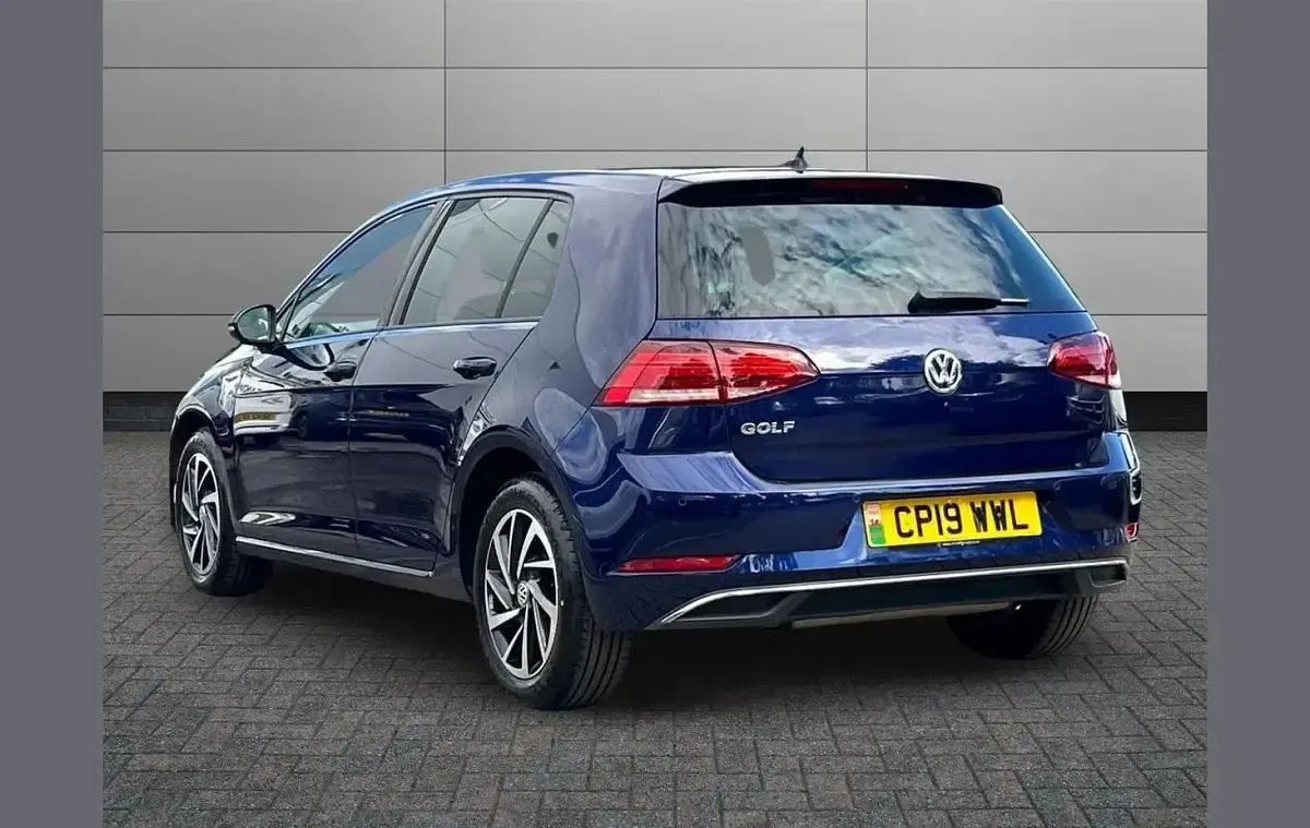 Used VW Golf VII Match 147 HP (108 kW) 2019 Blue Hatchback
