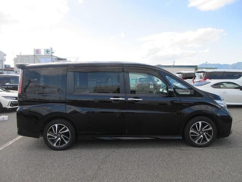 Used Honda Stepwgn Cool 2015 Black MPV