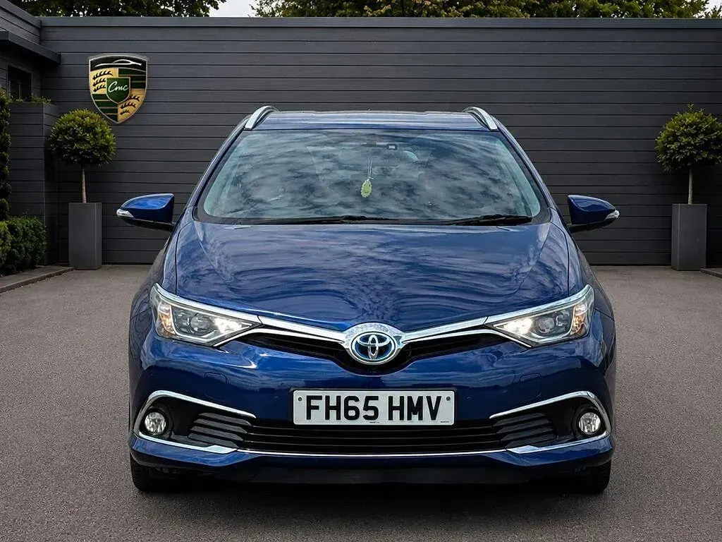 Used Toyota Auris Hybrid 2015 Blue Estate