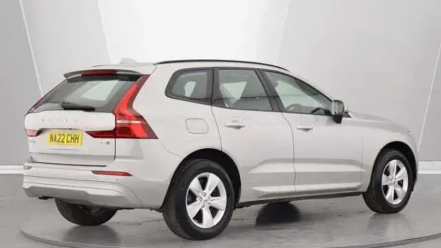 Used Volvo XC60 Momentum 250 HP (183 kW) 2022 SUV