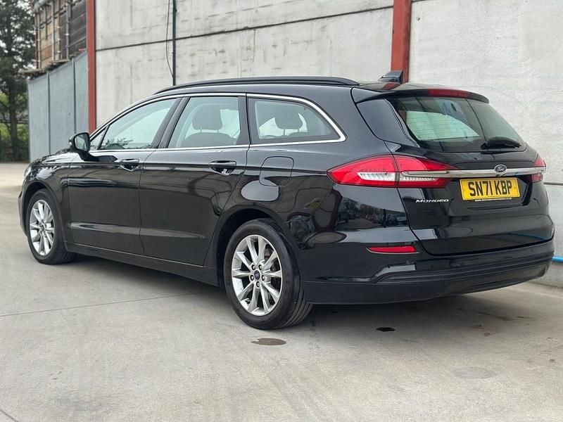 Usado Ford Mondeo Zetec 2021 Preto Carrinha
