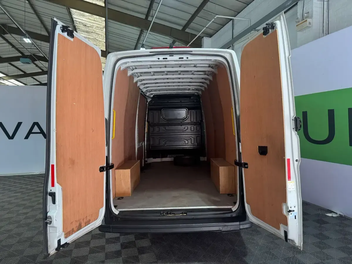 Used VW Crafter Trendline 177 HP (130 kW) 2023 White Van