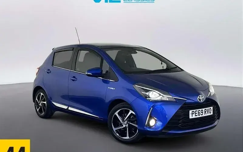 Second-hand Toyota Yaris Hybrid 101 CP (74 kW) 2019 Albastru Hatchback