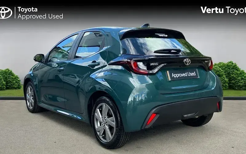 Used Toyota Yaris 116 HP (85 kW) 2026 Green Hatchback