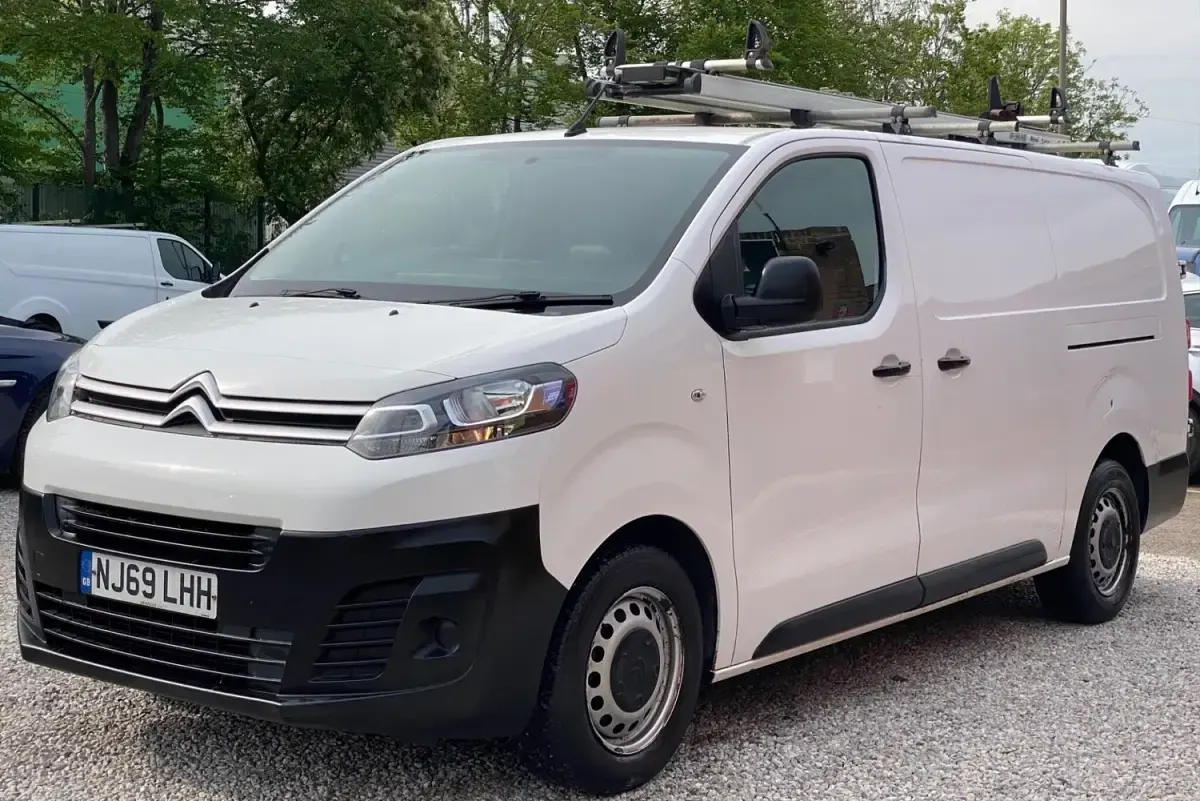 Usado Citroën Dispatch 100 HP (73 kW) 2019 Branco Monovolume