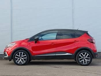 Used Renault Captur Version S 150 HP (110 kW) 2020 Red/black SUV