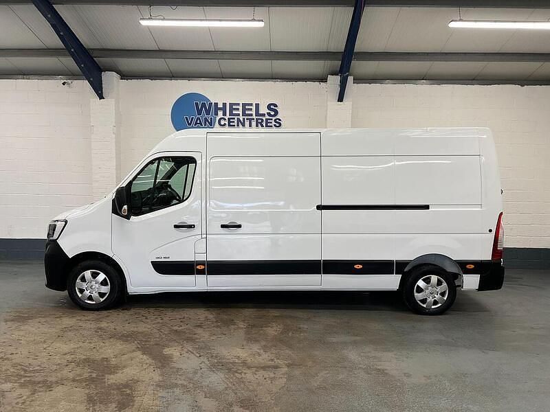 Used Renault Master Business 2023 White Van