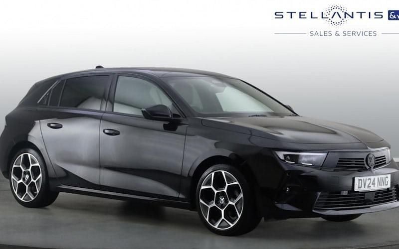 Black Used 2024 Vauxhall Astra Ultimate Hatchback | £17,553 (Good price) - Image 1/3