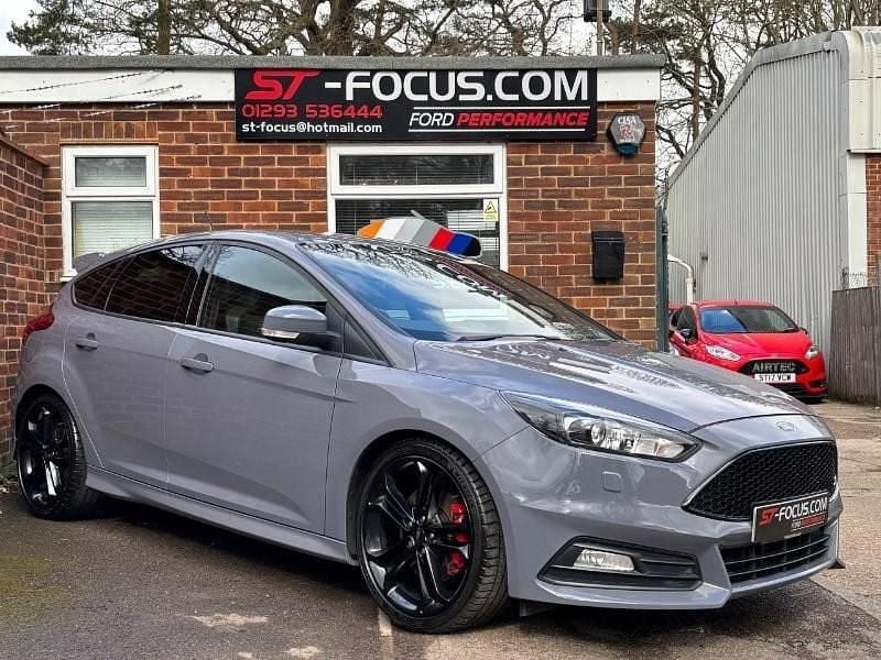 Used Ford Focus ST 250 HP (183 kW) 2017 Grey Hatchback