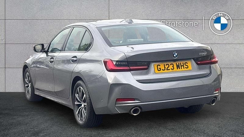 Begagnad BMW 320 Sport Line 181 HK (133 kW) 2023 Grå