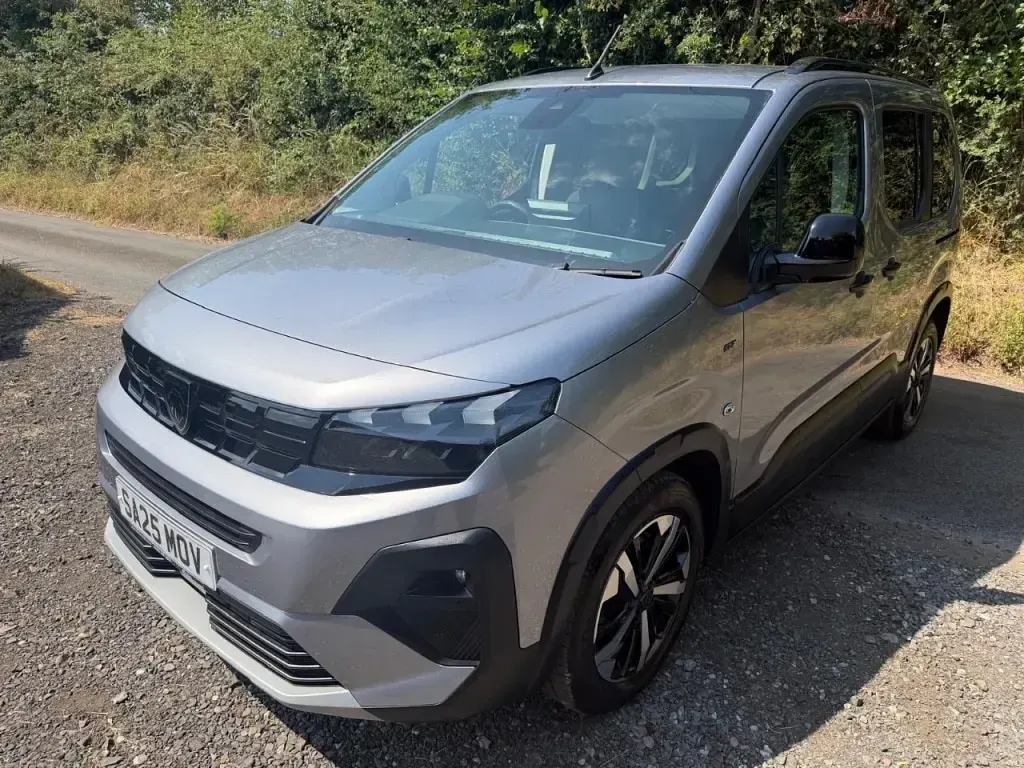 Used Peugeot Rifter Allure 131 HP (96 kW) 2025 Grey MPV